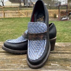 Freebird by Steven Sz 8 Bristol Black and Light Blue Croc Leather Penny Loafers
